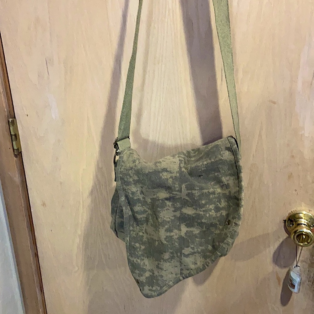 Earthbound cross body camo bag